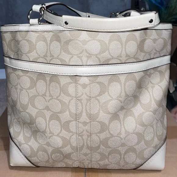 COACH purse - Picture 5 of 5